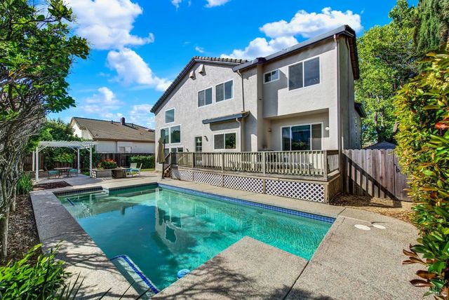 150 Deerglen Cir, Vacaville, CA 95687