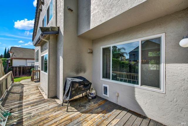 150 Deerglen Cir, Vacaville, CA 95687