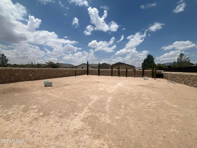 925 Brezo Street, Horizon City, TX 79928