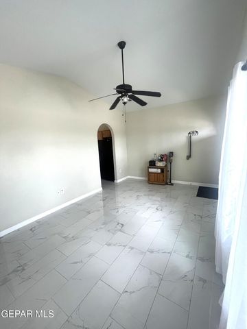 925 Brezo Street, Horizon City, TX 79928