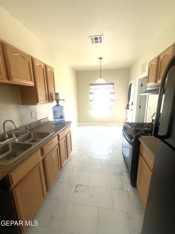 925 Brezo Street, Horizon City, TX 79928
