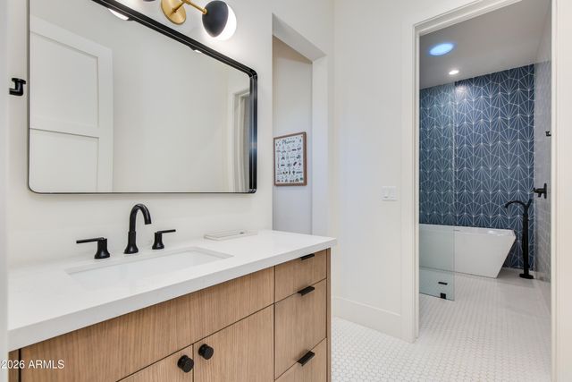 5502 E MARIPOSA Street, Phoenix, AZ 85018