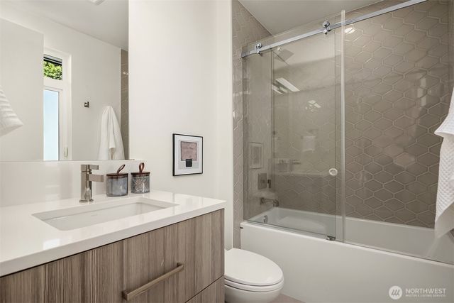 6504 103rd Avenue NE, Kirkland, WA 98033