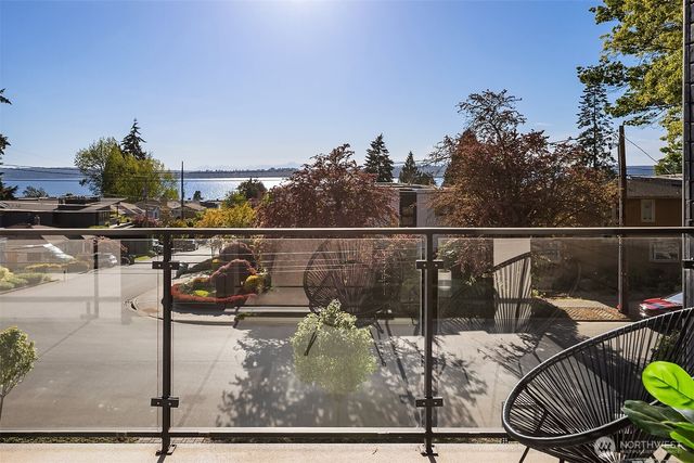 6504 103rd Avenue NE, Kirkland, WA 98033