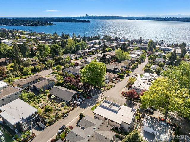6504 103rd Avenue NE, Kirkland, WA 98033