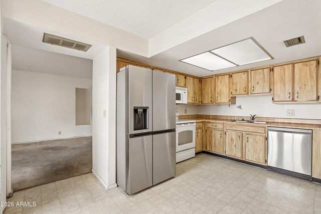 1342 W EMERALD Avenue 365, Mesa, AZ 85202