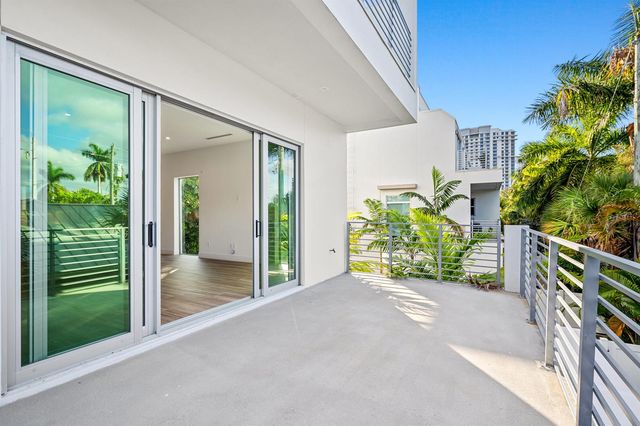 11 SE 11th Avenue, Fort Lauderdale, FL 33301