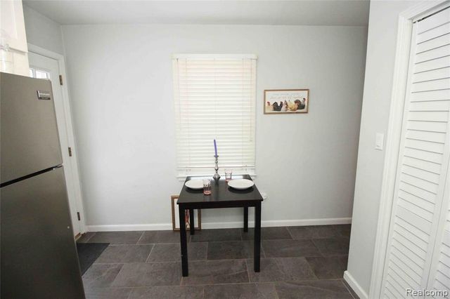 2223 Ridgemont Road, Grosse Pointe Woods, MI 48236