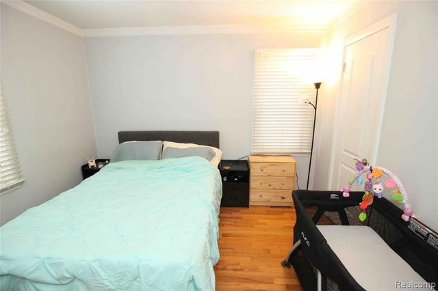 2223 Ridgemont Road, Grosse Pointe Woods, MI 48236