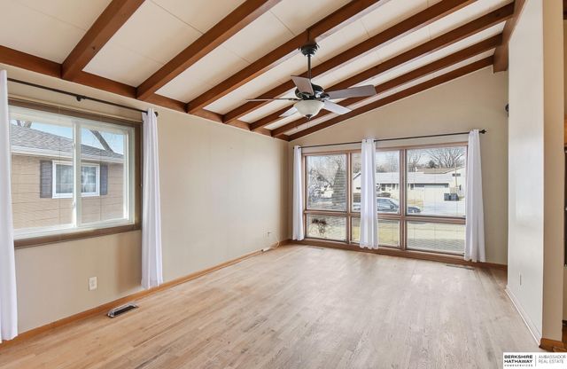 4957 Valley Street, Omaha, NE 68106