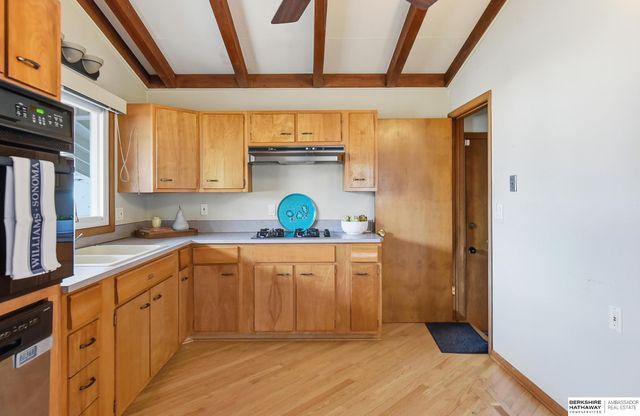 4957 Valley Street, Omaha, NE 68106