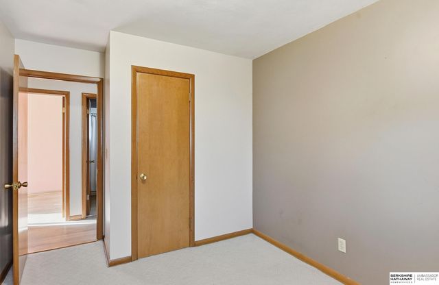 4957 Valley Street, Omaha, NE 68106