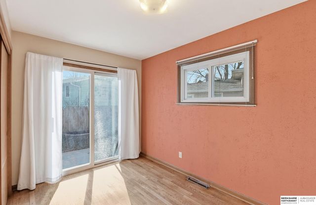 4957 Valley Street, Omaha, NE 68106