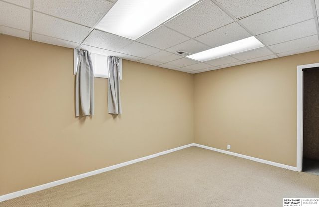 4957 Valley Street, Omaha, NE 68106