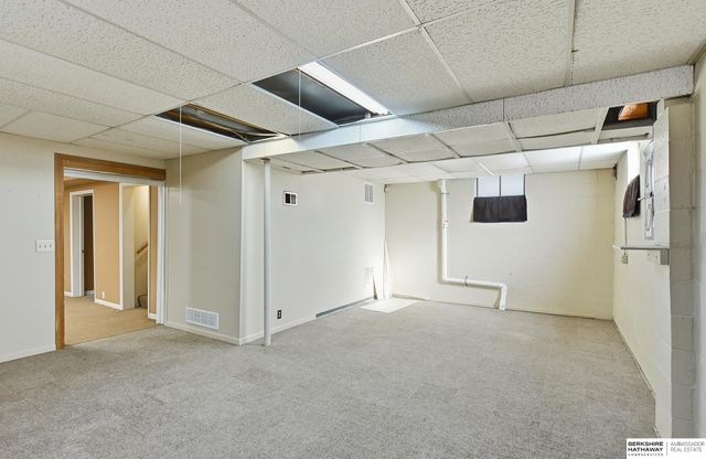 4957 Valley Street, Omaha, NE 68106