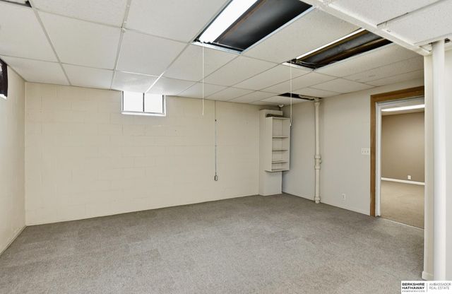 4957 Valley Street, Omaha, NE 68106