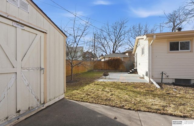 4957 Valley Street, Omaha, NE 68106