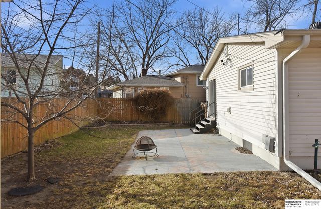 4957 Valley Street, Omaha, NE 68106