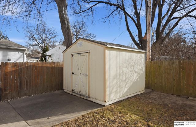 4957 Valley Street, Omaha, NE 68106