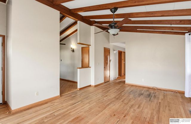 4957 Valley Street, Omaha, NE 68106