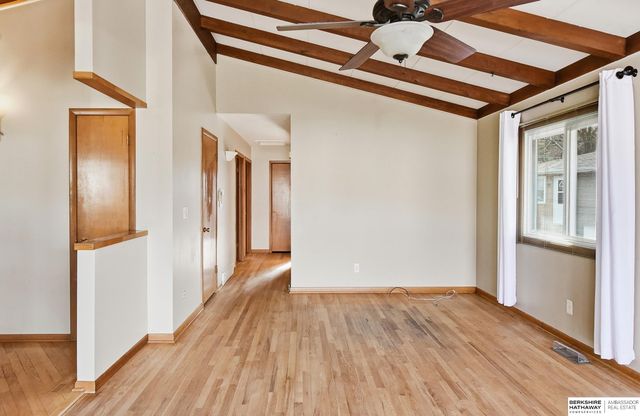 4957 Valley Street, Omaha, NE 68106