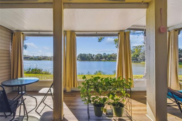 6916 LAKE PLACE COURT, Tampa, FL 33634