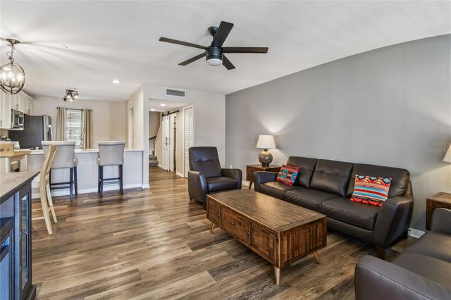 6916 LAKE PLACE COURT, Tampa, FL 33634