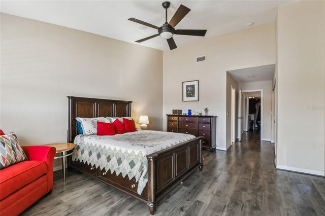 6916 LAKE PLACE COURT, Tampa, FL 33634