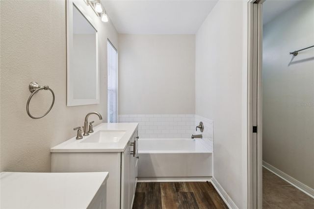 6916 LAKE PLACE COURT, Tampa, FL 33634