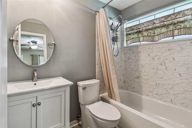 6916 LAKE PLACE COURT, Tampa, FL 33634