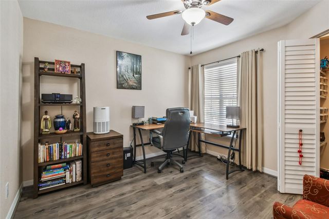 6916 LAKE PLACE COURT, Tampa, FL 33634