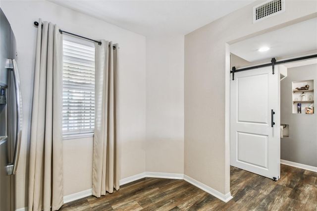 6916 LAKE PLACE COURT, Tampa, FL 33634