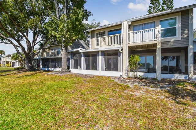 6916 LAKE PLACE COURT, Tampa, FL 33634