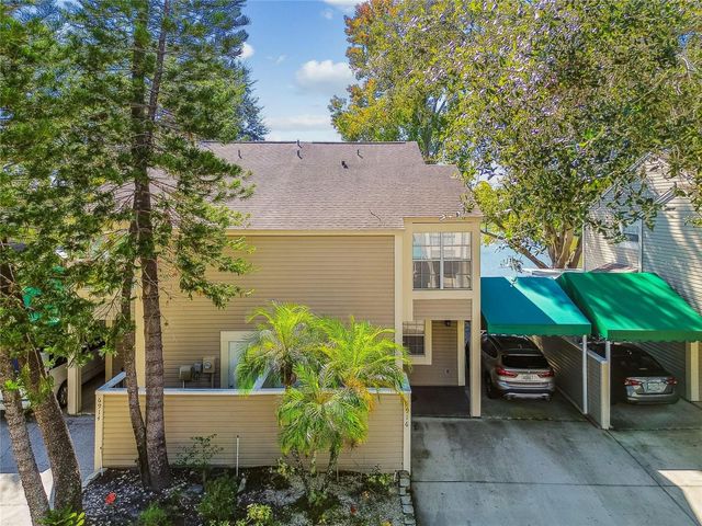 6916 LAKE PLACE COURT, Tampa, FL 33634