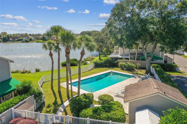 6916 LAKE PLACE COURT, Tampa, FL 33634