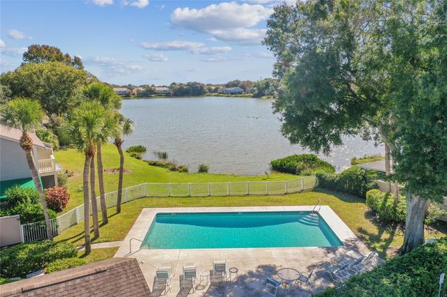 6916 LAKE PLACE COURT, Tampa, FL 33634