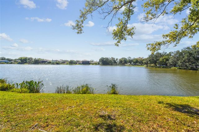 6916 LAKE PLACE COURT, Tampa, FL 33634