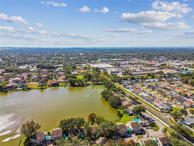 6916 LAKE PLACE COURT, Tampa, FL 33634
