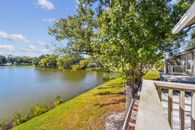 6916 LAKE PLACE COURT, Tampa, FL 33634