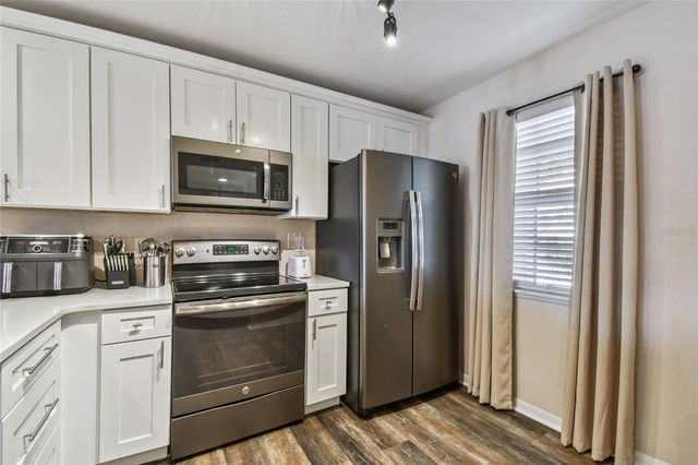 6916 LAKE PLACE COURT, Tampa, FL 33634