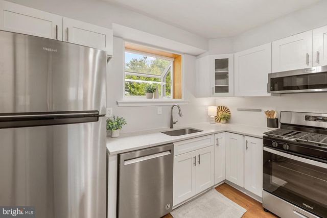 3825 KELLER AVE, Alexandria, VA 22302