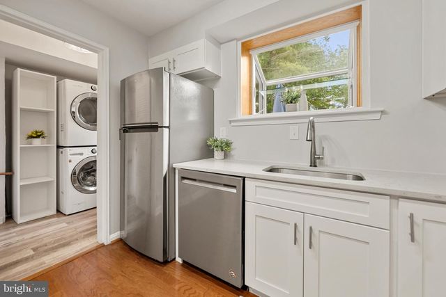 3825 KELLER AVE, Alexandria, VA 22302