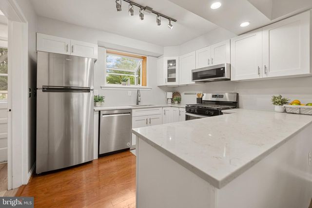 3825 KELLER AVE, Alexandria, VA 22302