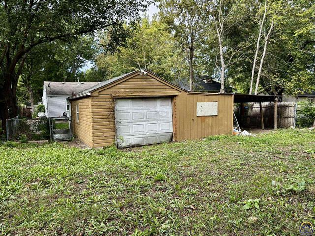 2510 SE Virginia AVE, Topeka, KS 66605