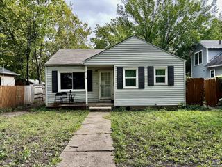 2510 SE Virginia AVE, Topeka, KS 66605