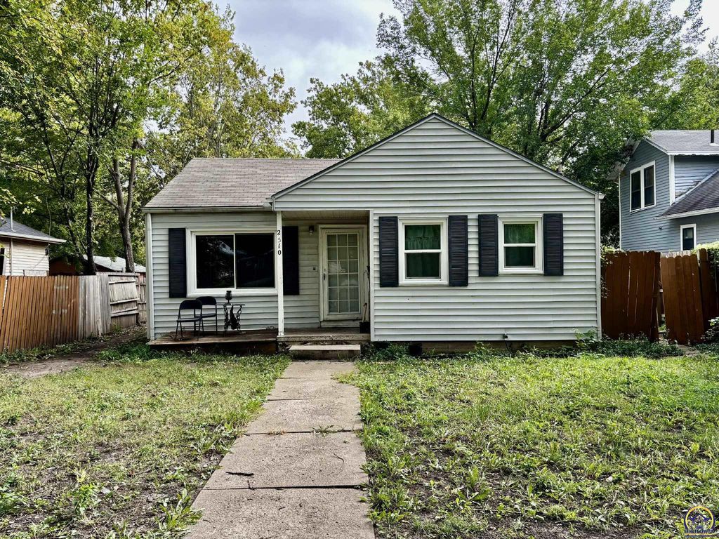 2510 SE Virginia AVE, Topeka, KS 66605