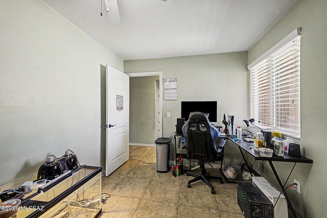 725 S Harry P Stagg Place, Vail, AZ 85641