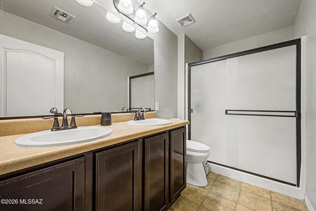 725 S Harry P Stagg Place, Vail, AZ 85641