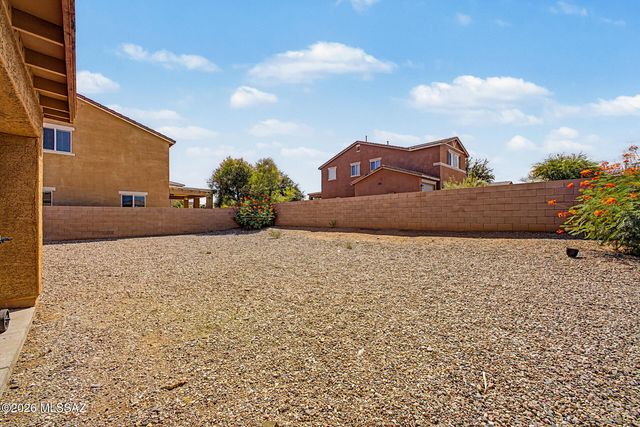 725 S Harry P Stagg Place, Vail, AZ 85641