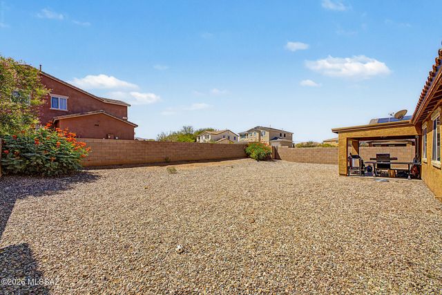 725 S Harry P Stagg Place, Vail, AZ 85641